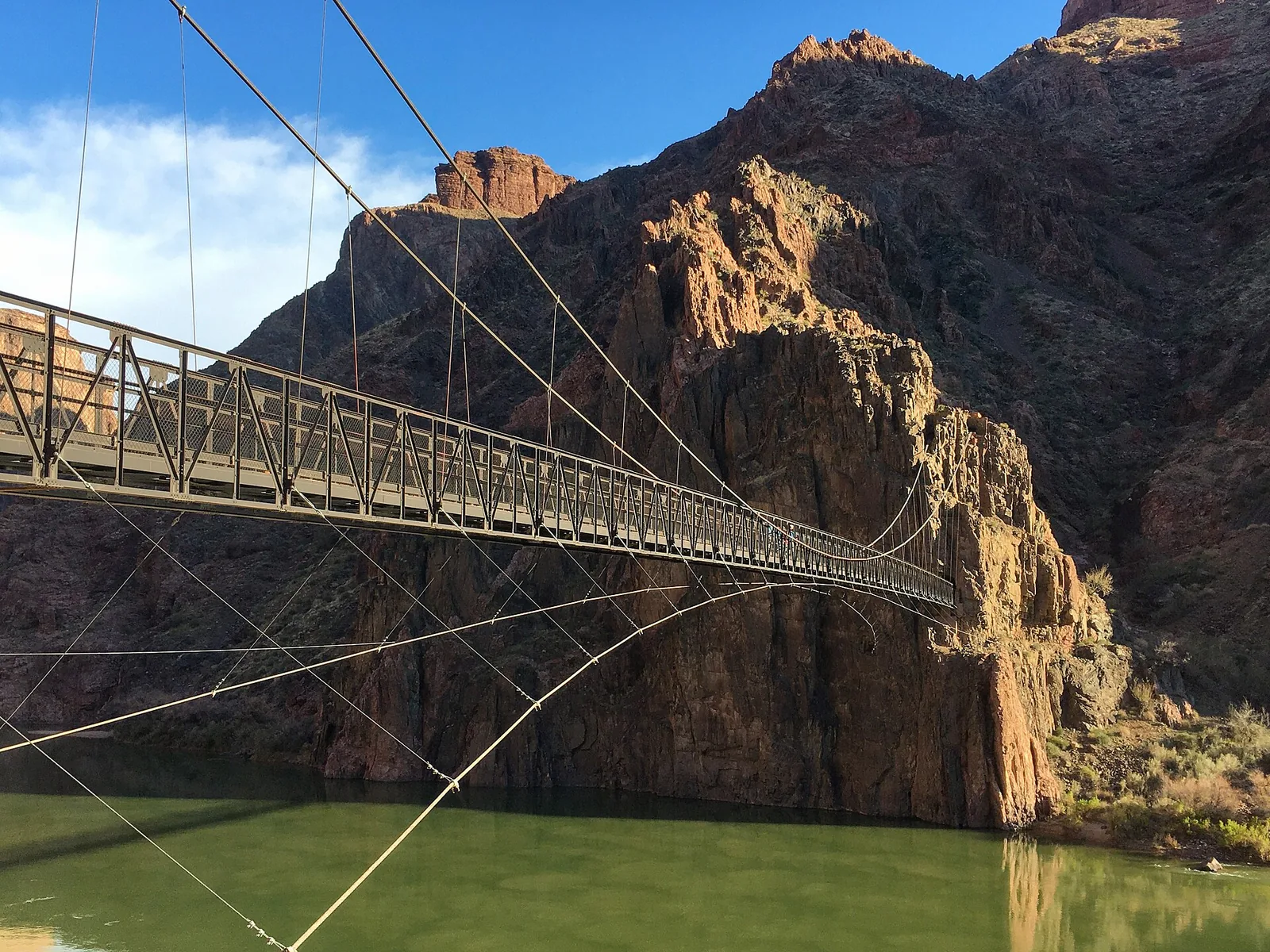 Bungee Jumping Myths: Common Lies People Repeat