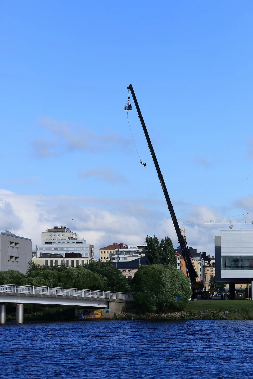 Famous Bungee Jumping Records: Highest, Longest and Most Jumps