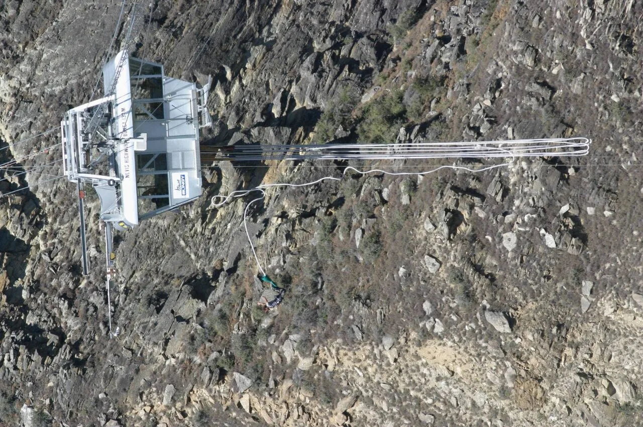 Bungee Jumping (Nevis) panoramio AwOiSoAk KaOsIoWa photograph