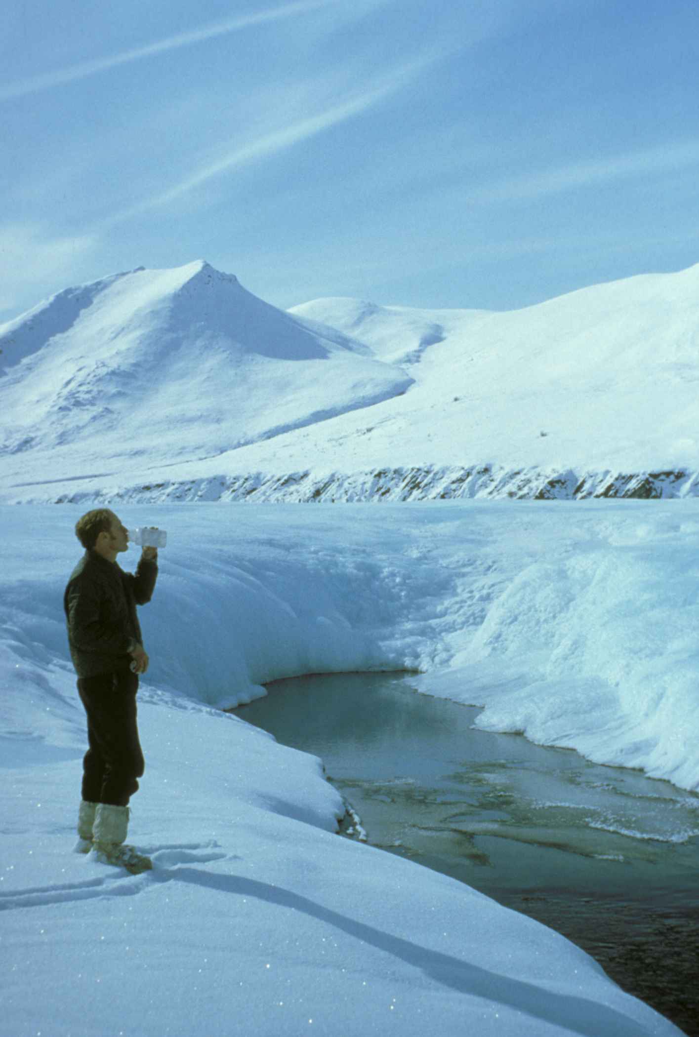 Hydration and Altitude: Feeling Good at High Platforms — supporting image