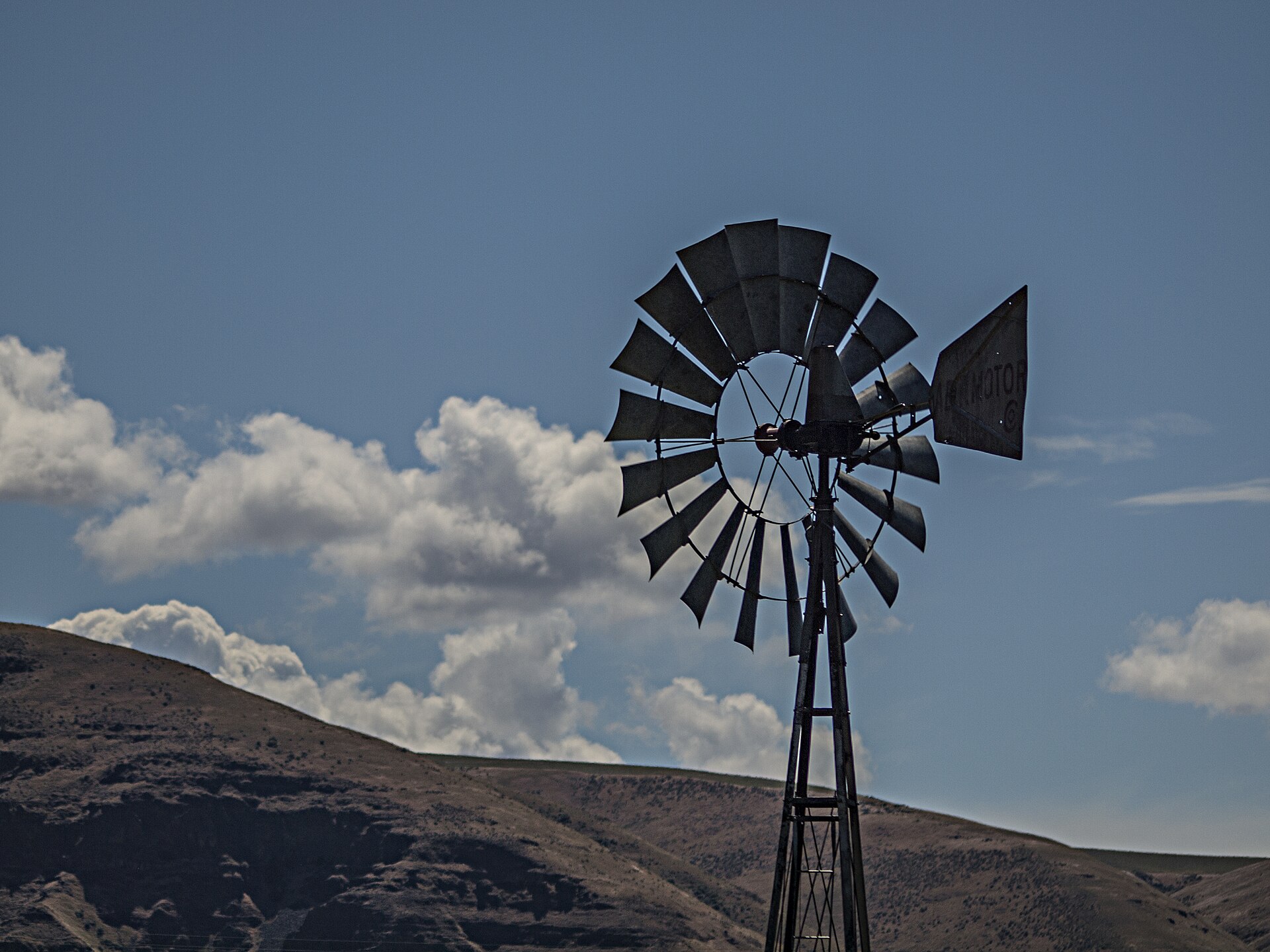 Sound on the Way Down: Wind, Voice and Platform Echo — supporting image