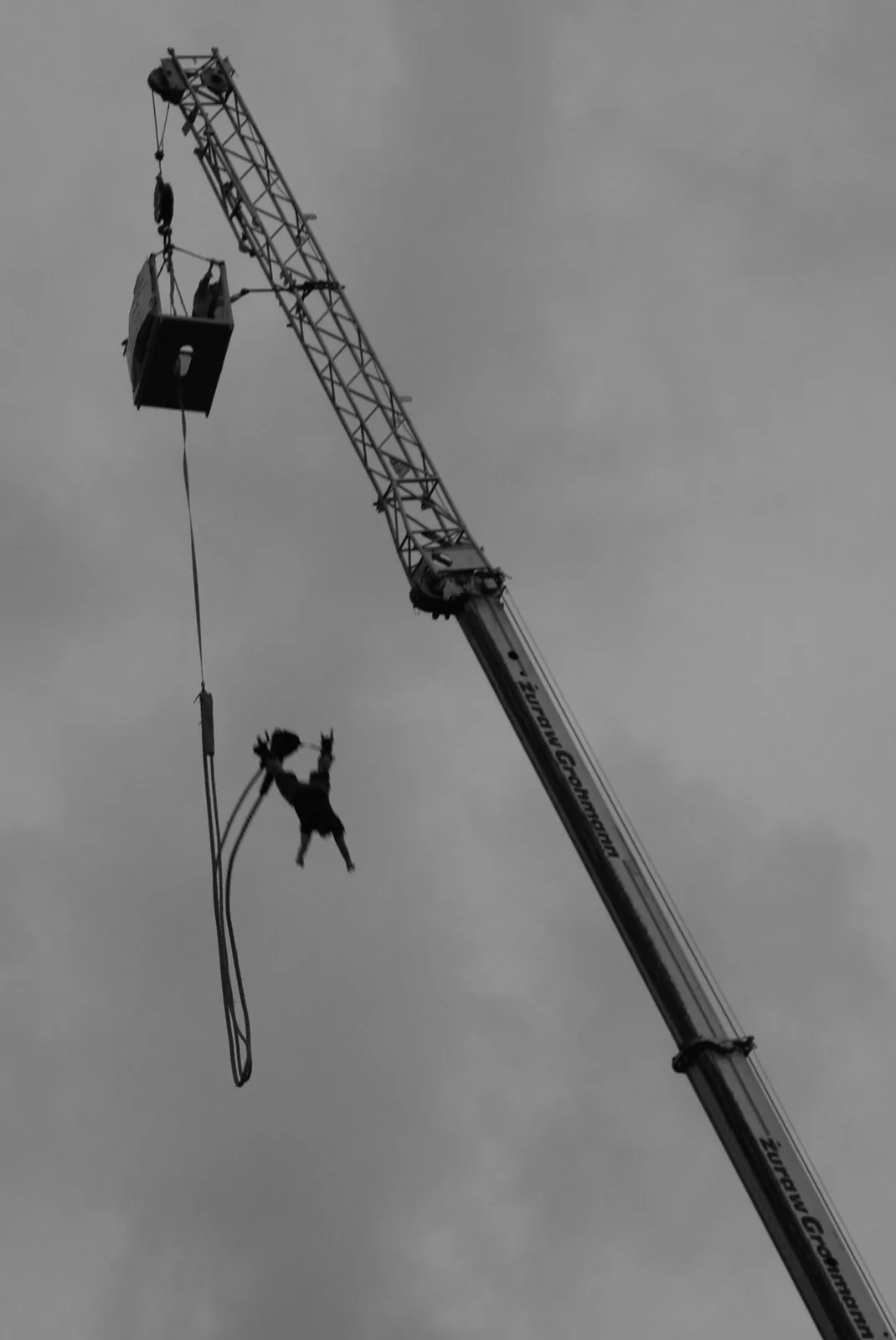 Water-Touch Bungee Jumps Explained: Technique and Risk